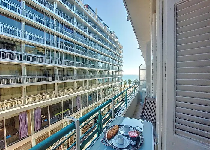 Nestor&jeeves - Trois Promenade - - Very Close Sea * Nizza